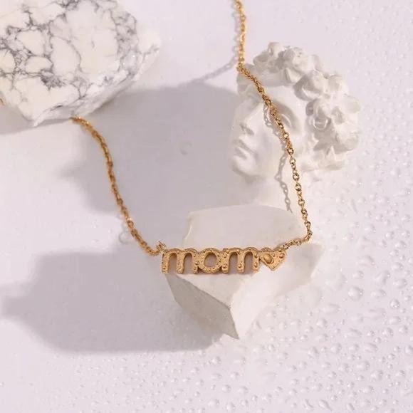 New 18K Gold Letter Mom Heart Pendant Necklace, NICE NECKLACE, CUTE NECKLACE - Picture 3 of 6